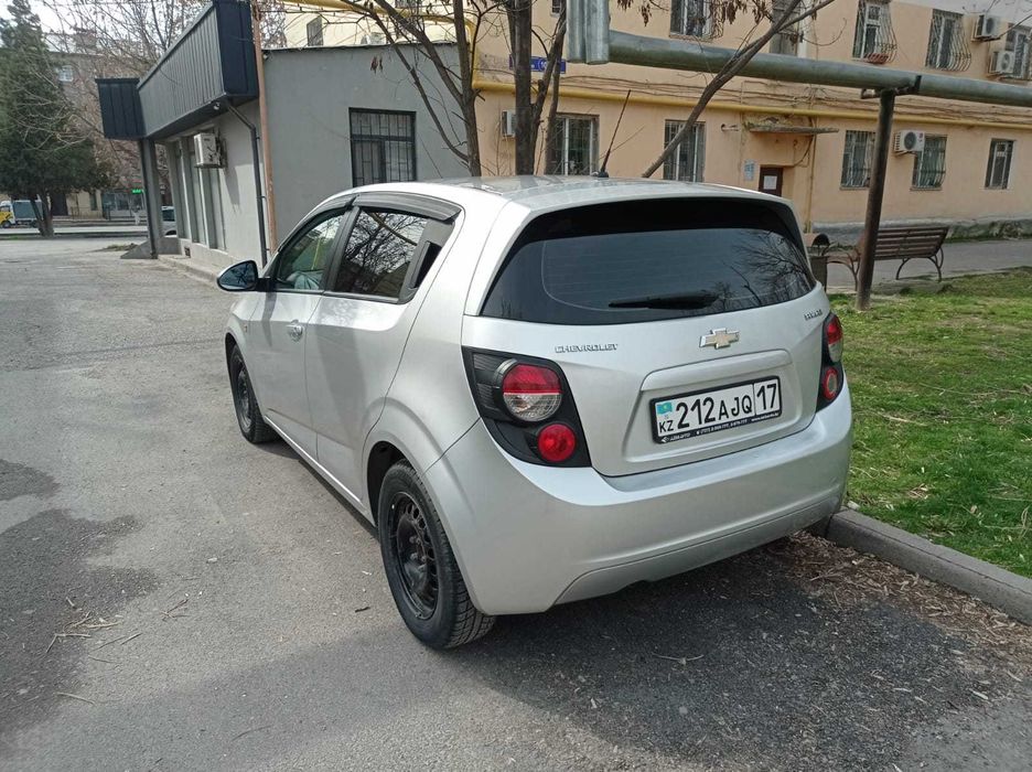 Шевроле Авео машина