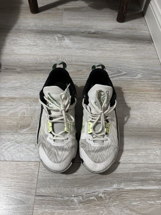 Продам кросовки спортивные