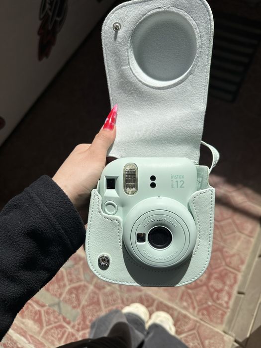 продам instax mini 12