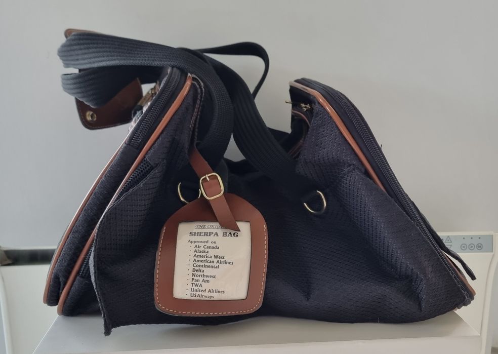 Американска къща, чанта за път за кученце