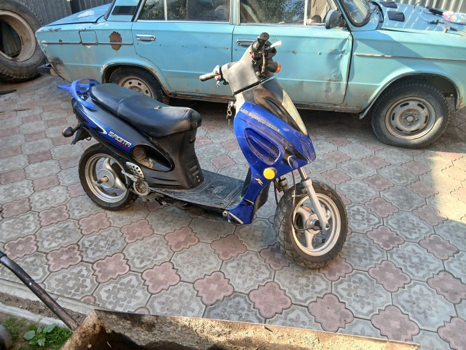 Продам  скутер  80 кубов
