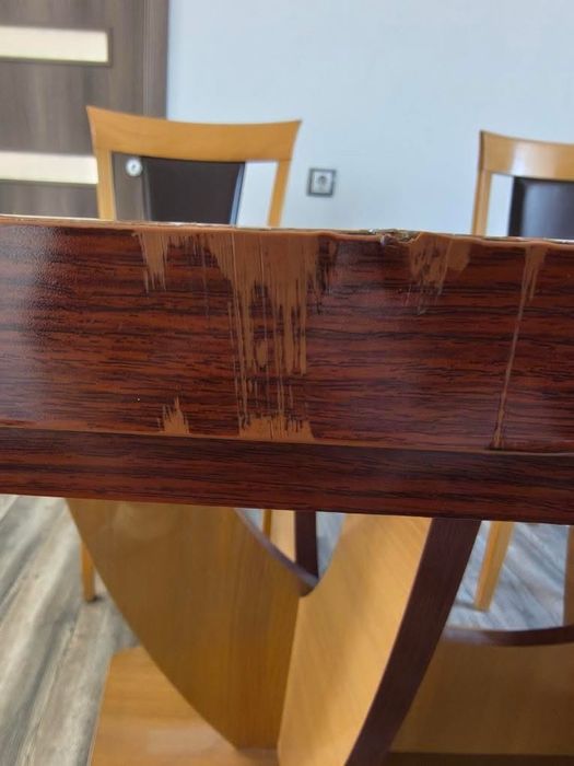 Трапезна маса с 4 стола