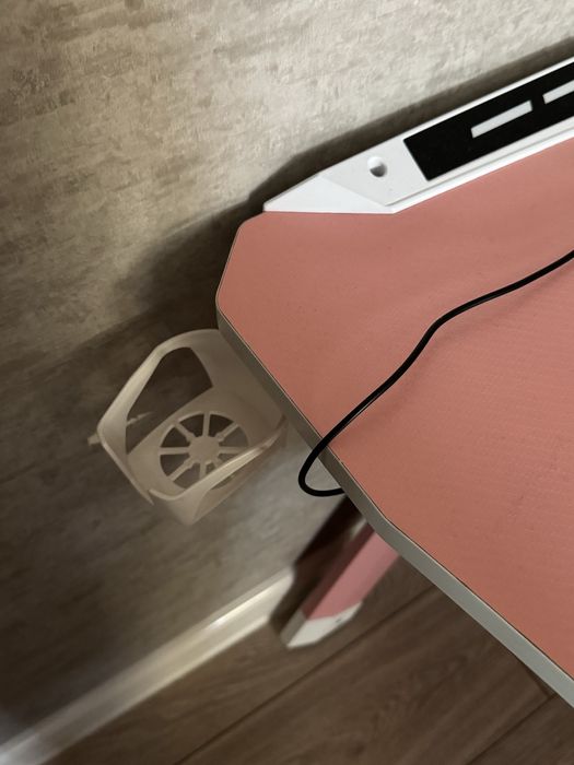 Продам компьютерный стол