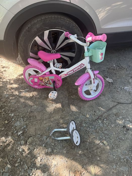 Bicicleta cu roti ajutatoare roz patrula catelusilor