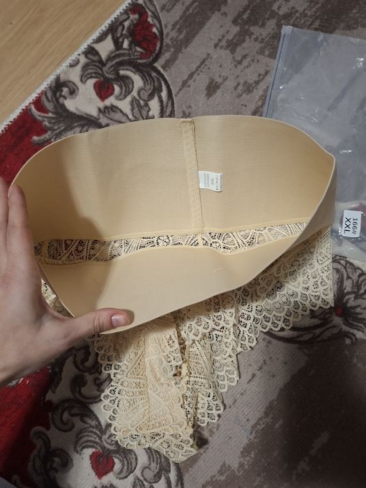 Chiloți dantela cu burtiera