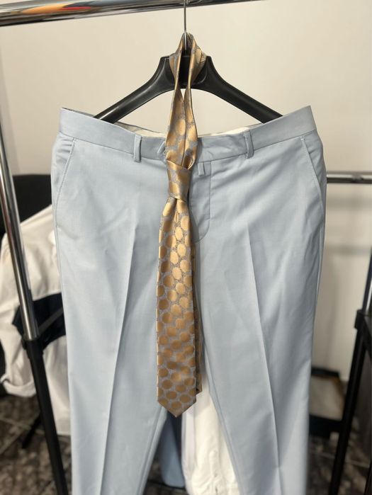 Costum elegant bărbătesc, firma Men, complet + accesorii, NOU etichetă