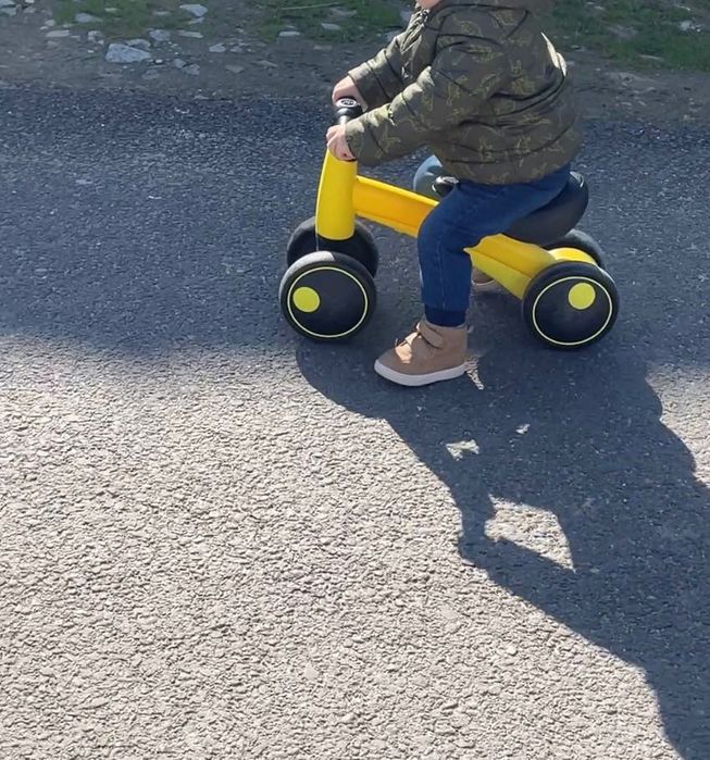 Bicicletă fără pedale cu lumini și sunete