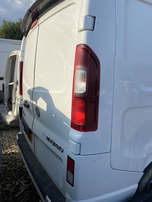 Ușă dreapta spate completă  Opel Vivaro 2016