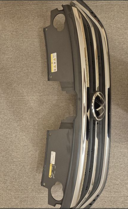 Решетка радиатора Volkswagen Polo лифтбек
Оригинал!