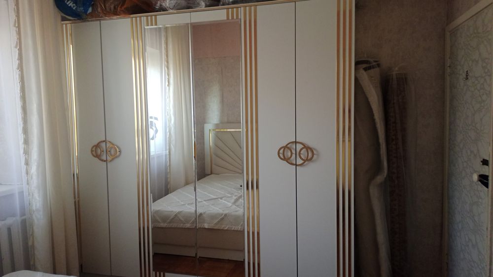 Спальный гарнитур