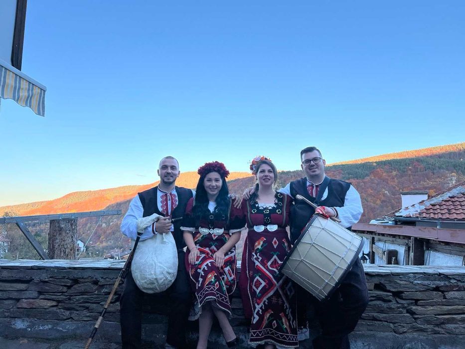 Фолклорна формация "Родопея"