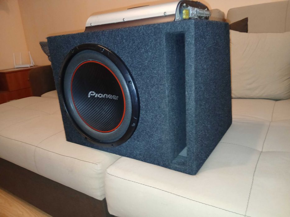 СПЕШНО! Pioneer бас каса + Soundstream Picasso усилвател – мощен бас