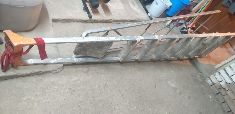 Scara aluminiu mare.