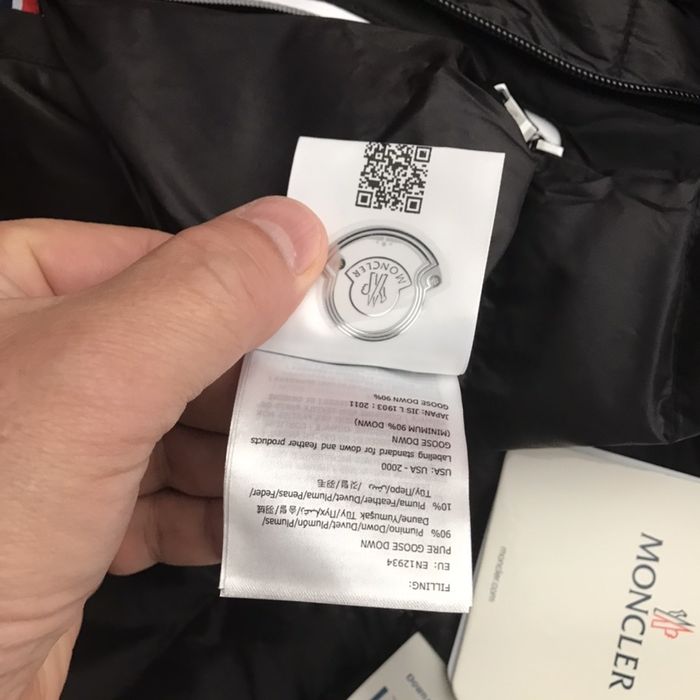 Moncler haina barbati