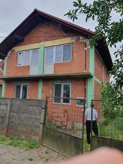 Casa de vânzare  și teren