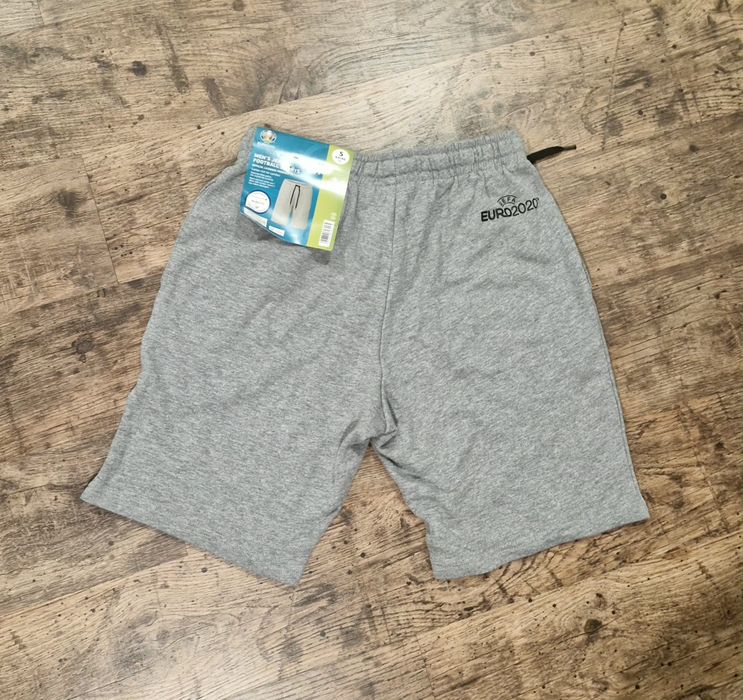 Pantaloni scurti