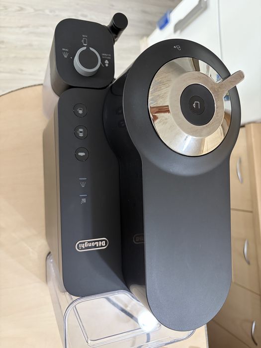 Espressor Vertuo Lattissima Negru