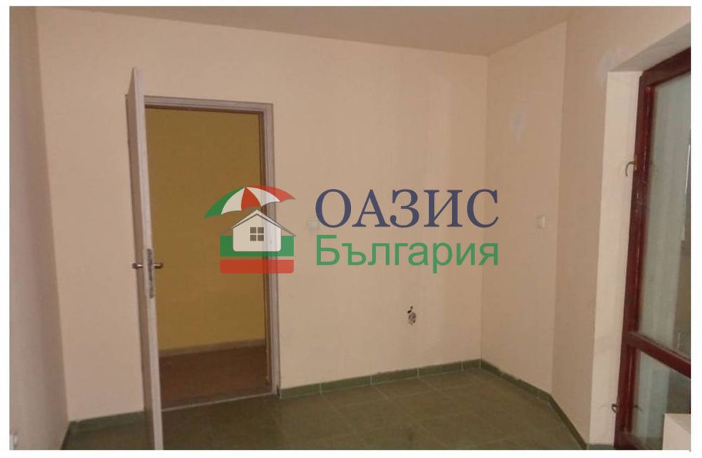 Два етажа от къща в с. Кранево, на 1 500 метра от морето, обл. Добрич, България, 254 кв. м. и земя 200 кв. м., # 27360946