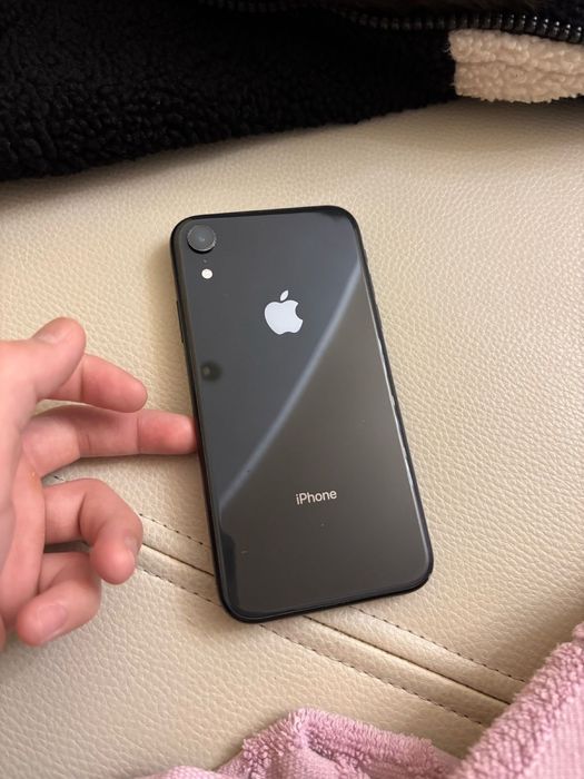 Продается Iphone xr 64гб (емкость:74%)