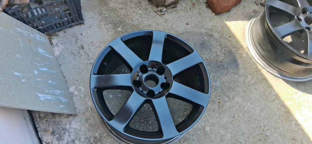 Vand frigider de masina si 4 roti pe 17 fara guma