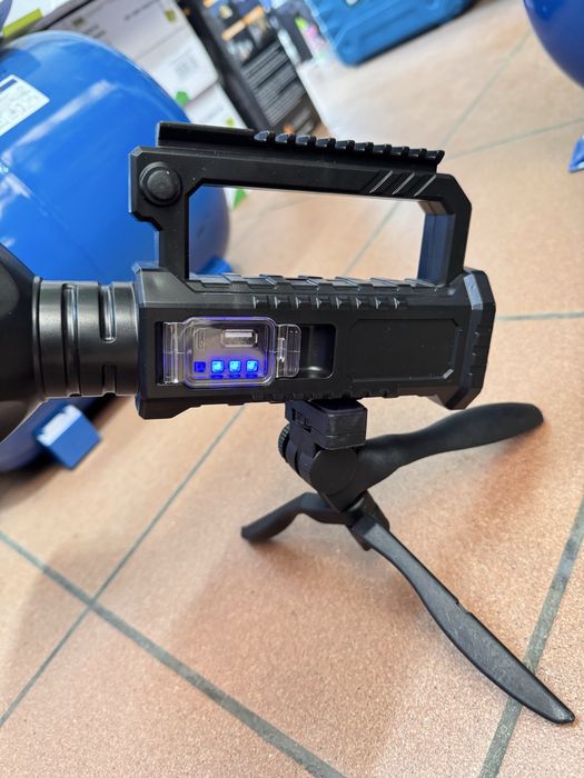 Lanterna Led pescuit cu trepied, acumulator si 4 moduri lumina