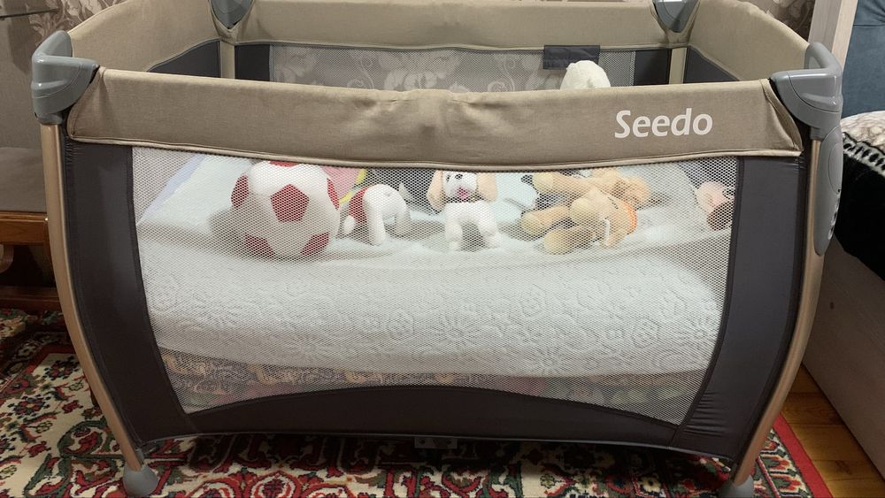 Детская кроватка- манеж Seedo. Размеры 110х80х75.