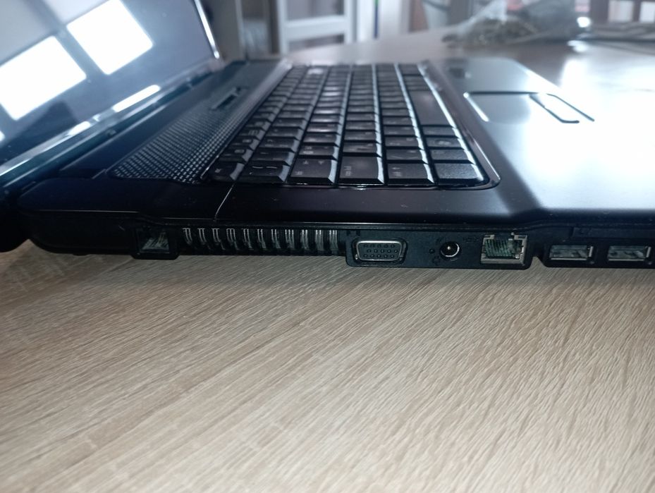 Продавам лаптоп  HP Compaq