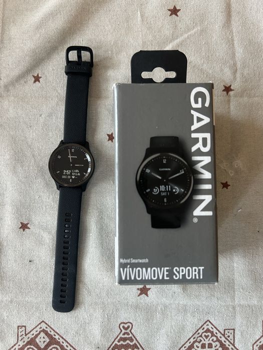 Часовник Garmin Vivomove Sport