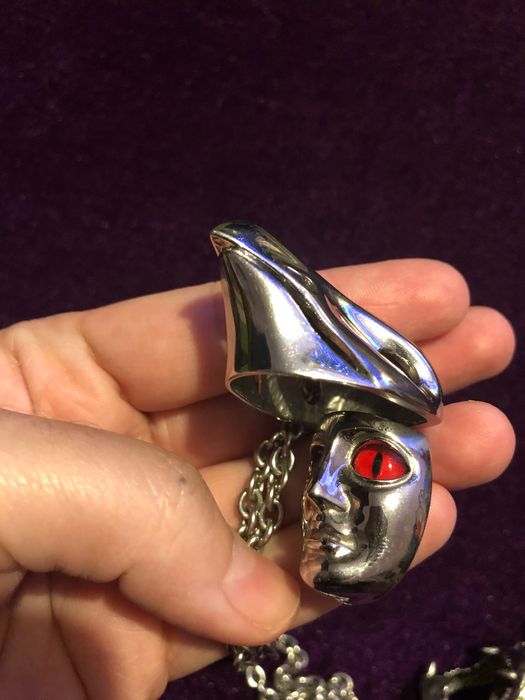 Simon Harrison медальон колие гарван