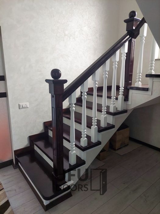 Scările din lemn