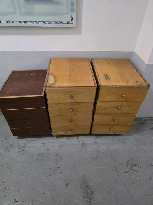 Тумбочки на колёсиках
Тумбочк