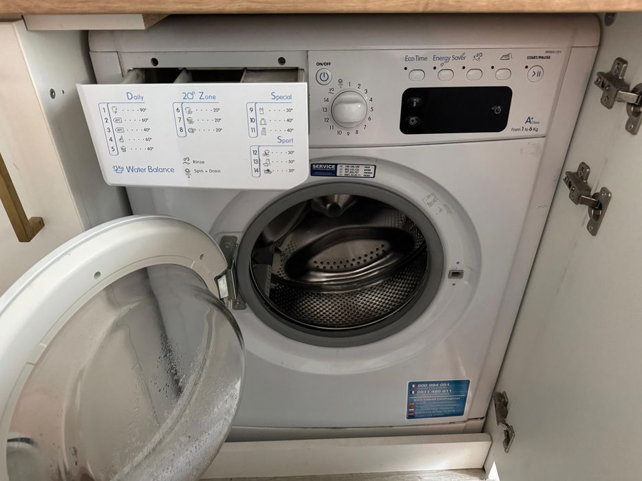 Masina spalat haine Indesit