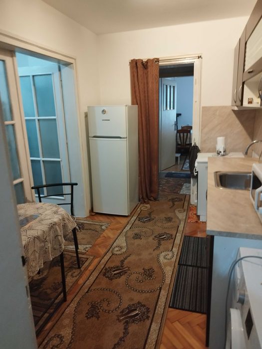 Дава се под наем Тристаен апартамент в Плевен, Идеален център - 80 кв.м за 306 € - Снимка #4