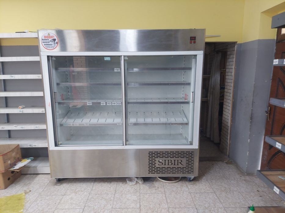 Ветрина холодилник сотилади