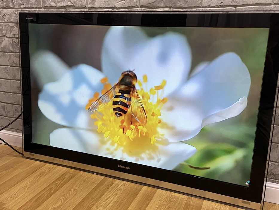 Телевизор 46" (117см)