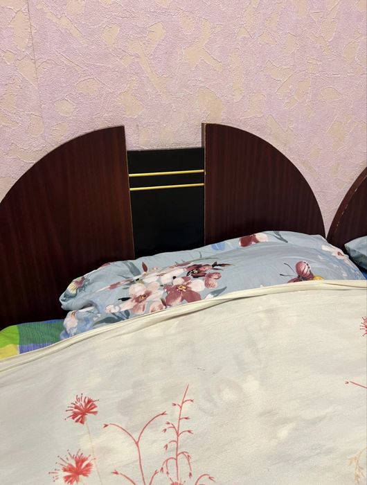 Срочно продам кровать с сундуком 2 спалка