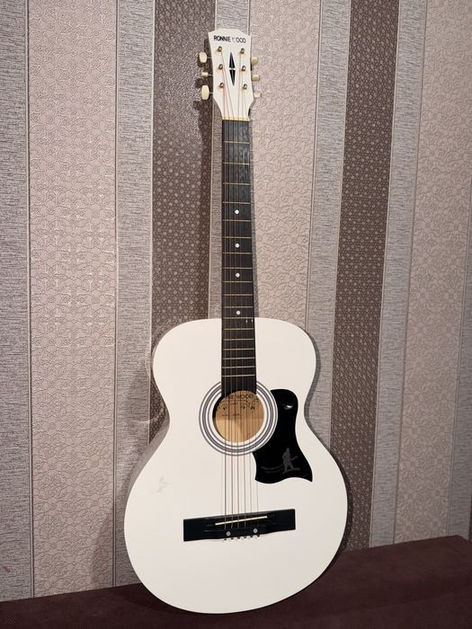 Гитара акустика.
