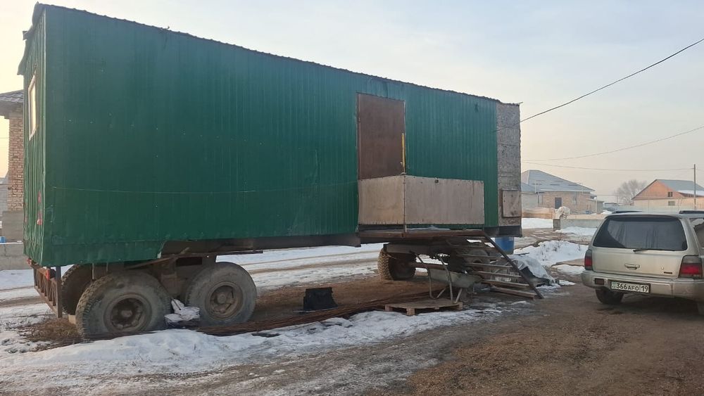 Жилой вагон.  Будка на колёсах