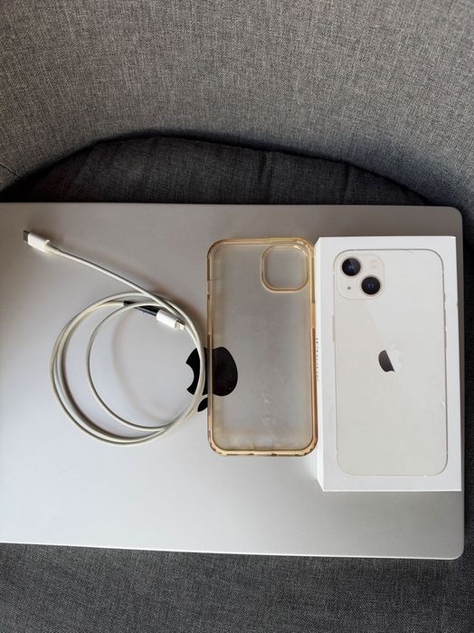 iPhone 13 Като Нов