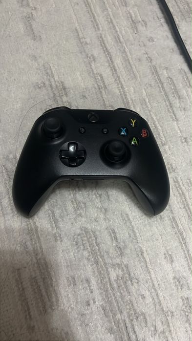 Продам Xbox one X на 1 тб