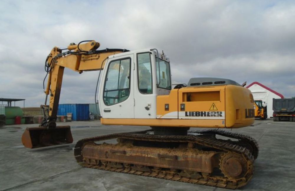 Dezmembrez excavator pe șenile Liebherr R900, R902, R912– piese utilaj