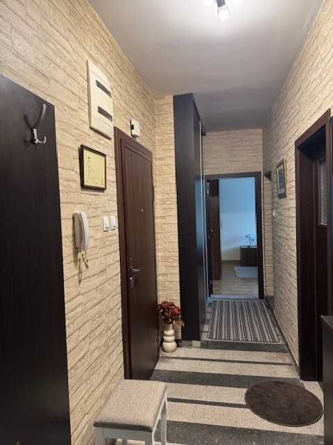 Продава двустаен апартамент в ж.к. Лозенец