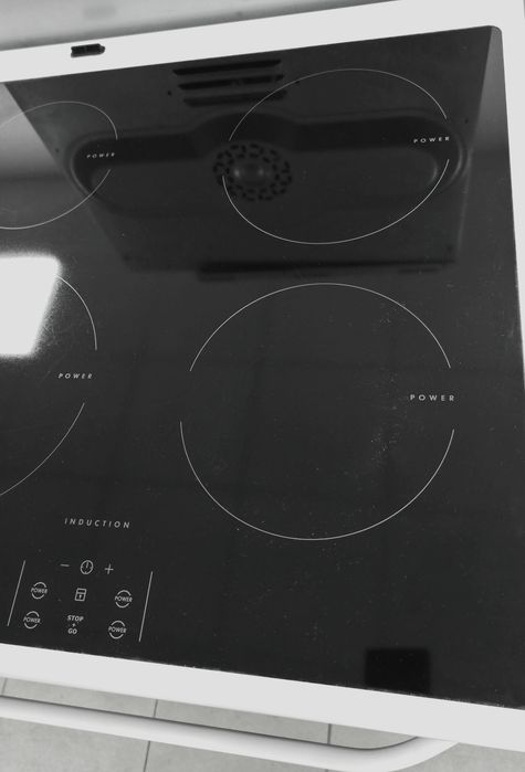 Печка с индукционни котлони Voss Electrolux ELI23020 с каталитичното самопочистване/ 2г.гаранция