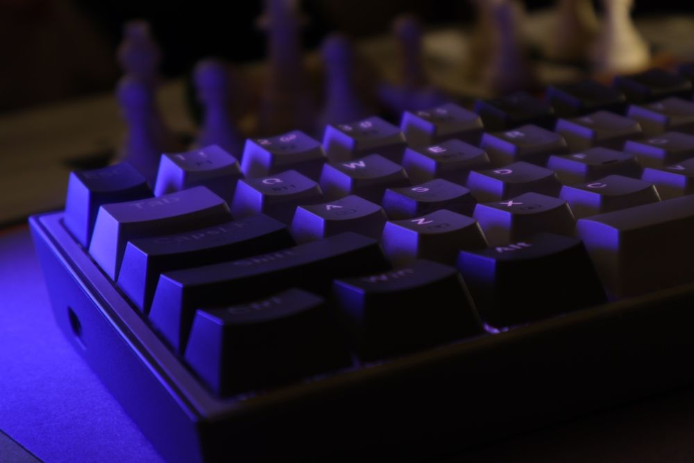Keyboard Red dragon K616, cu LED și Bluetooth si stick