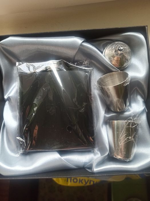 Продам винтажный набор (фляжка, воронка, 2-стопки)