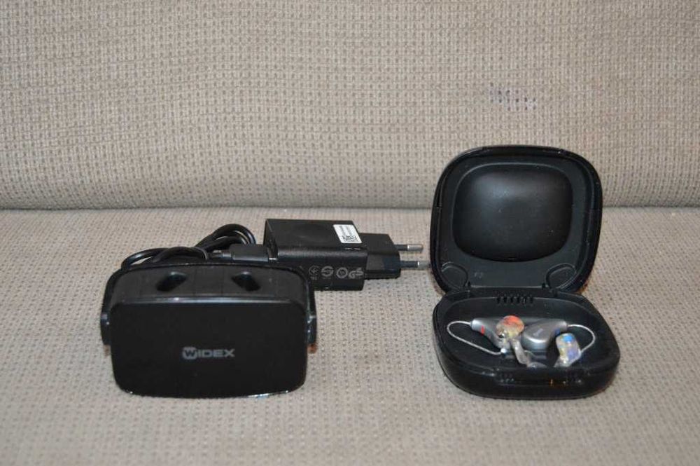 Set Aparate Auditive Premium Widex MOMENT 220 – Reîncărcabile + Streaming Bluetooth