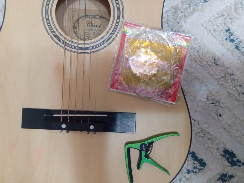 Продам гитара YAMAHA