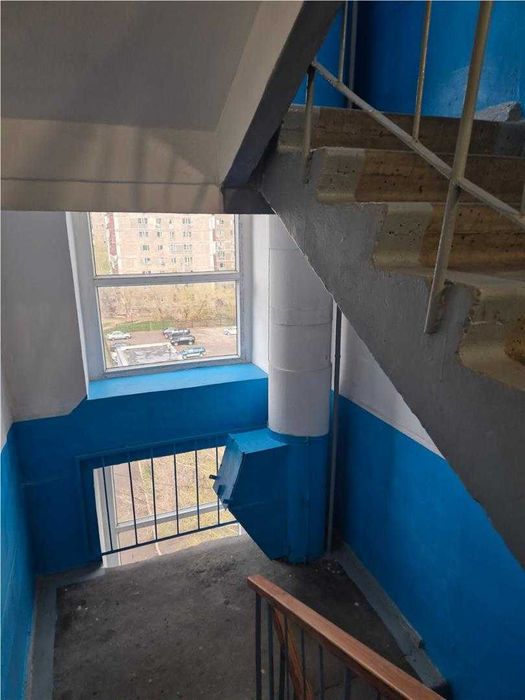 Продам 3 комн квартиру на 7 мкр