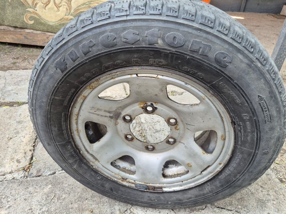 Резина с дисками  195/70 R 15
