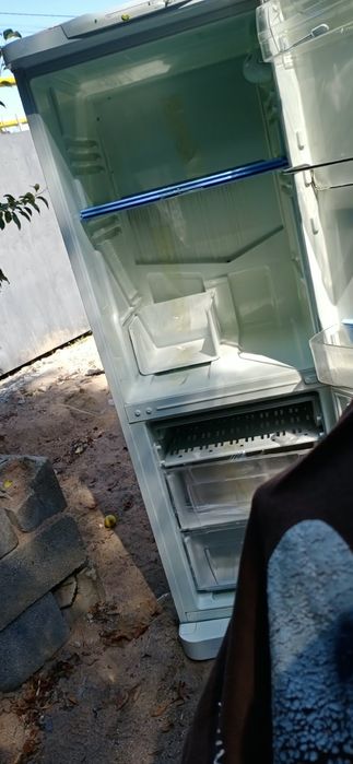 Холодильник продам срочно